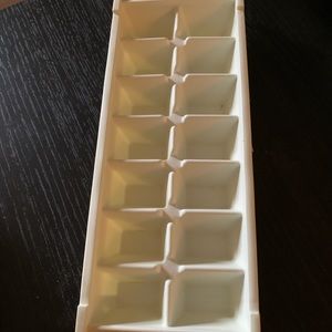 White Plastic Stackable Ice Cube Tray